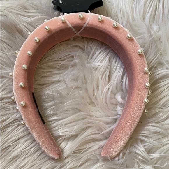 Pink velvet pearl headband - Picture 3 of 5